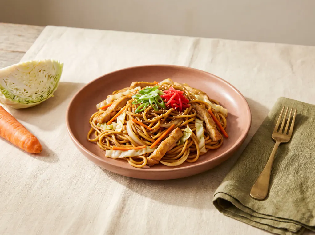 Yakisoba mit Hähnchen – das fertige Gericht